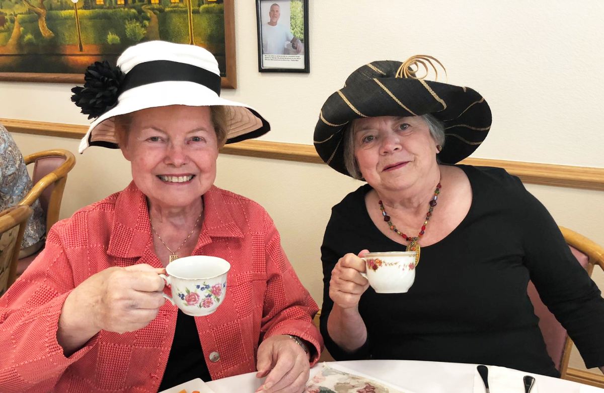Hillcrest | Two senior women drinking tea